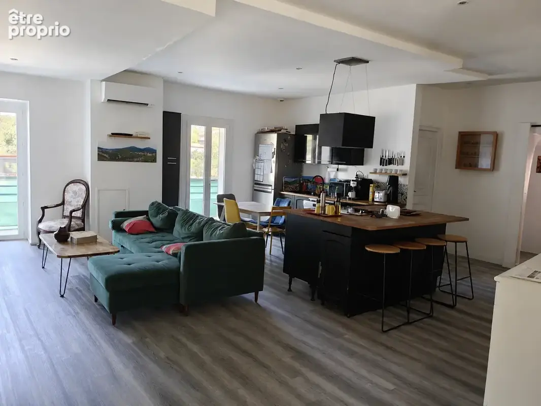 À VENDRE   Charmant F2 en centre-ville avec extérieur et atelier - photo 1