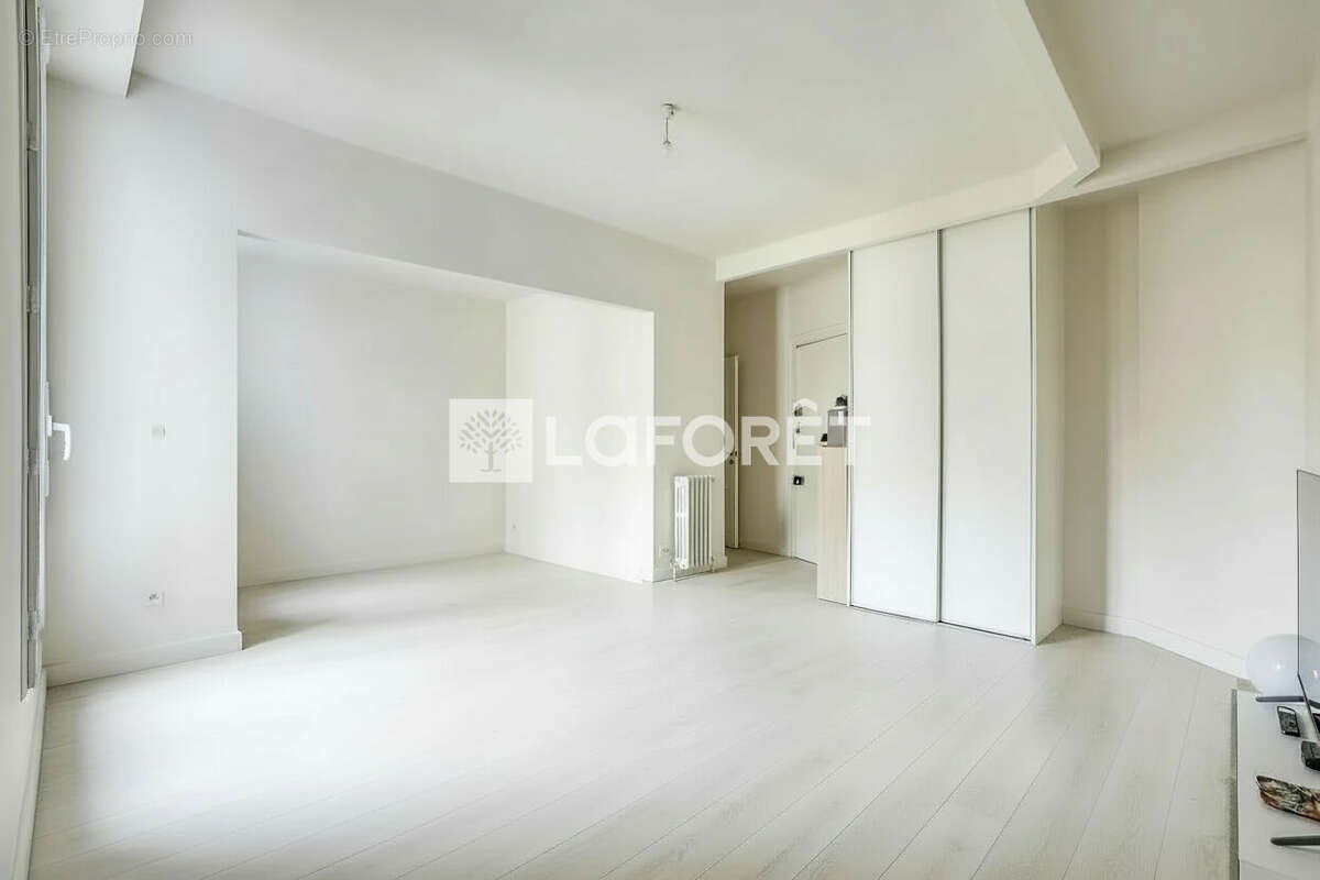 Appartement à PARIS-15E