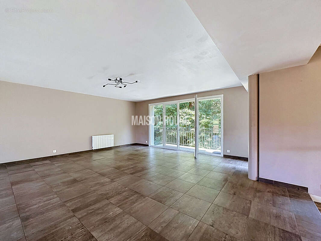 Maison en pierre rénovée 250 m² - 6 chambres -1.3 ha de terrain. Proche Dinan - photo 6