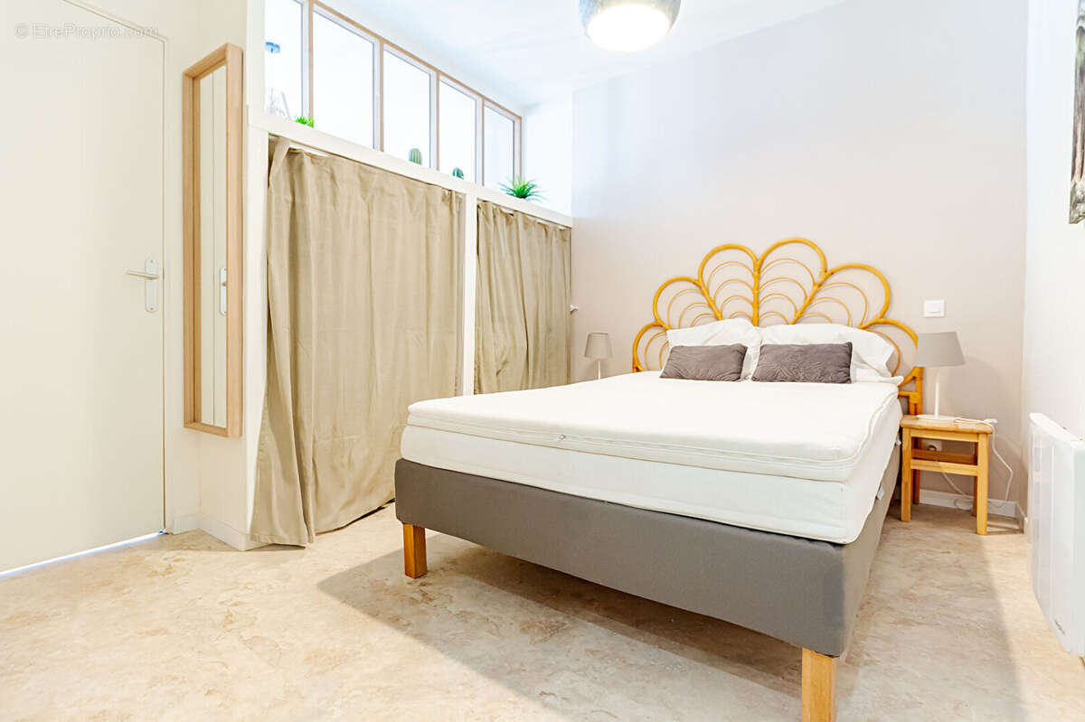 Appartement Marseille 2 pièces / Coup de coeur /  Proche Réformée - Rénové avec gout  - 13001 - photo 7