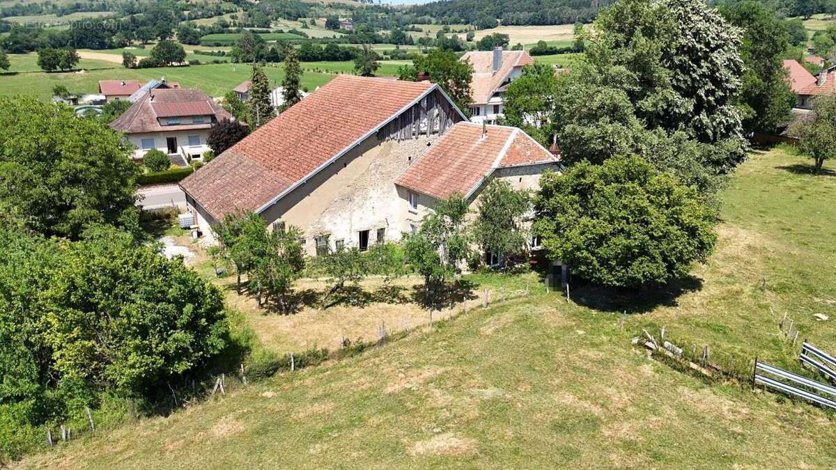 Corps de ferme renove de 147m² sur terrain de 20 ares 199000 euros - photo 11