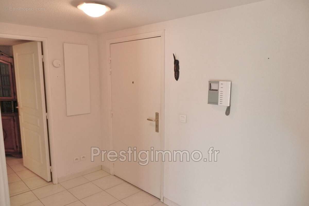 Appartement 70 m² à Mandelieu-La-Napoule  - photo 7