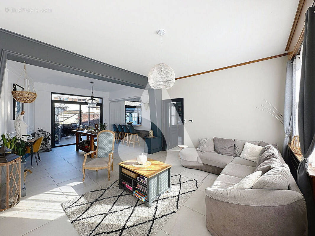 Maison à VIEUX-CONDE