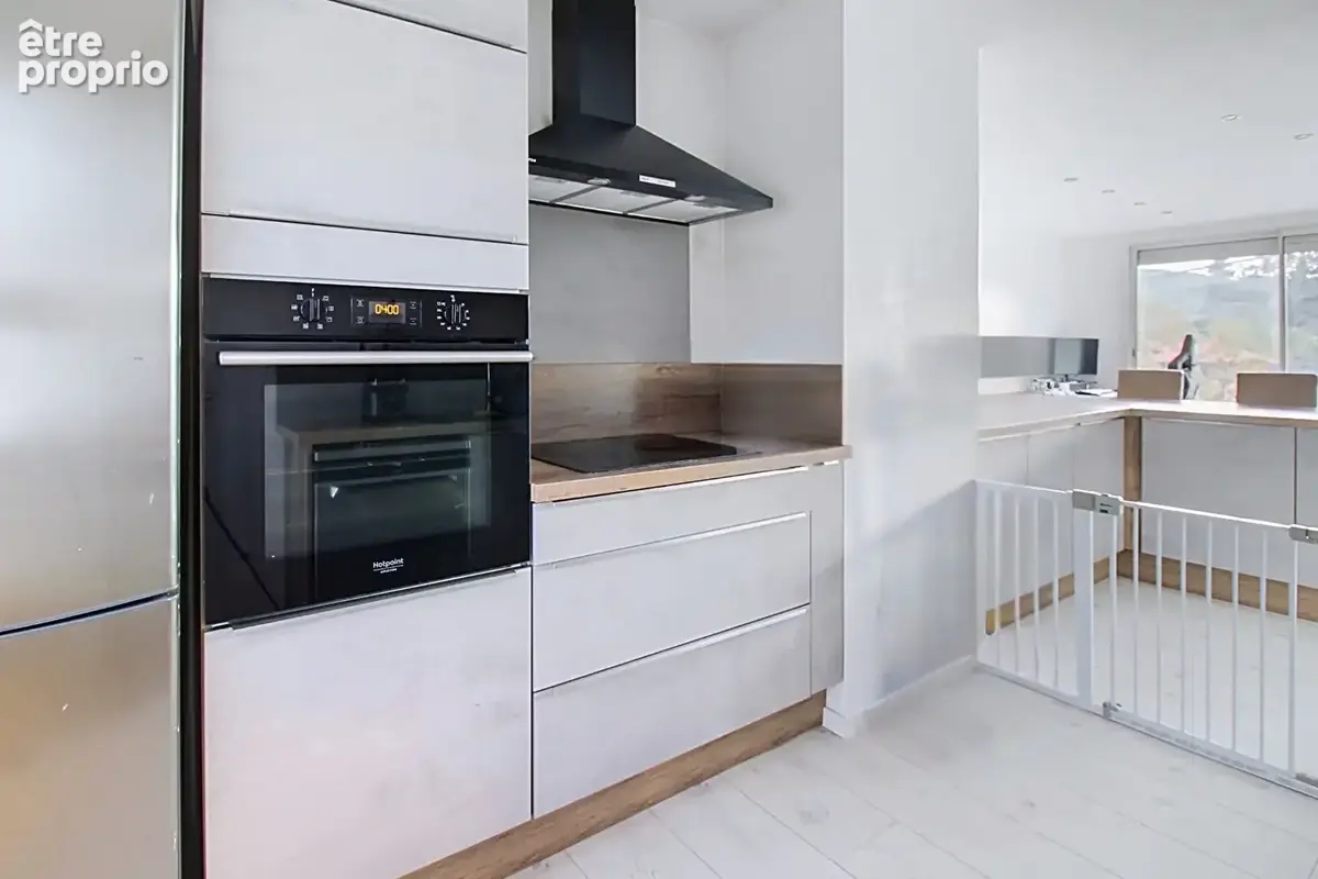 A VENDRE en EXCLUSIVITE Appartement DRAGUIGNAN T3 66,4 m2 - Résidence sécurisée - Balcon - Lumineux - Parking - photo 3