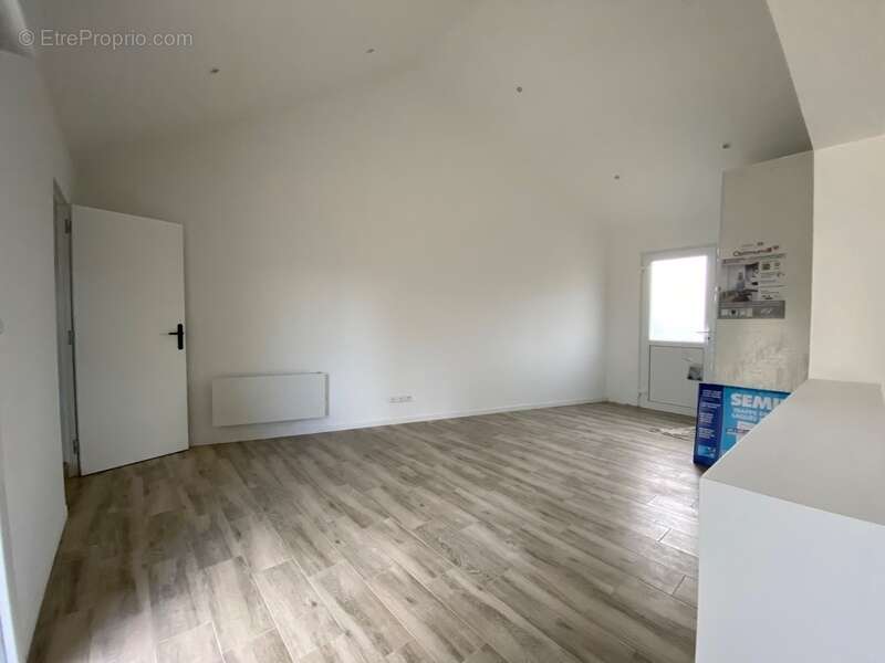 THOUARS  Maison de plain pied rénovée avec possibilité de dépendance de 35m2 - photo 7