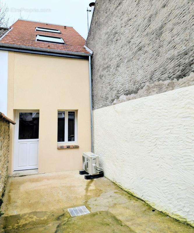 Maison à ETAMPES