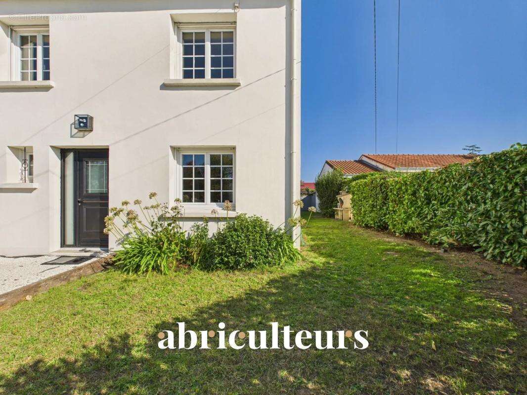 Maison à LES SORINIERES