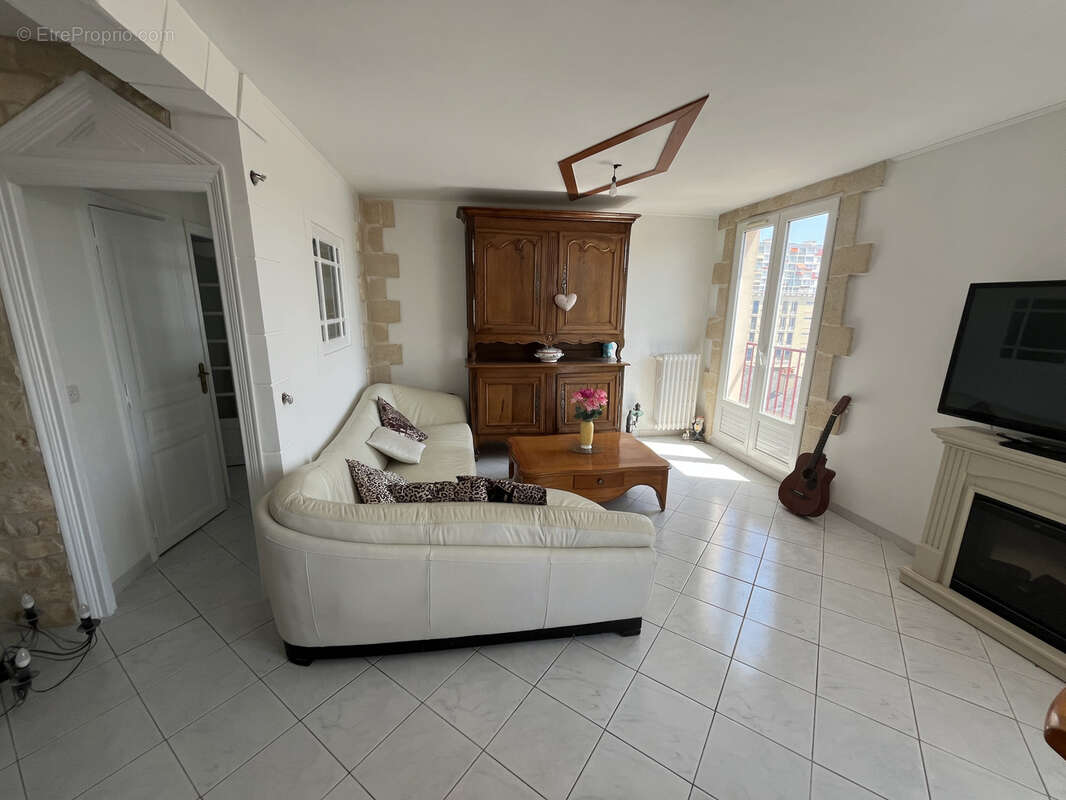 Appartement à ALLONNES