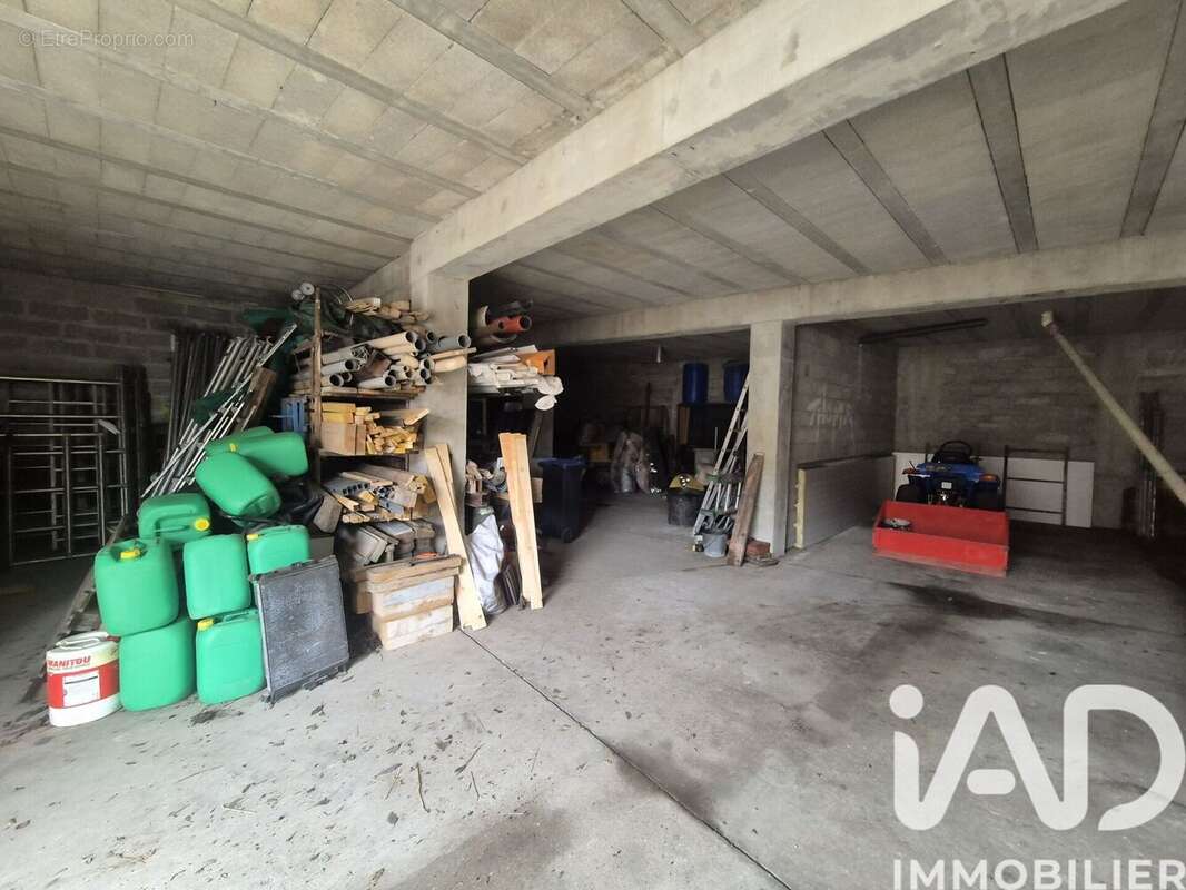 Photo 2 - Parking à LIZY-SUR-OURCQ