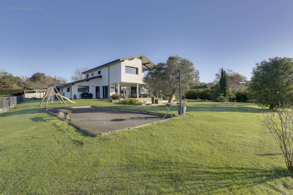 Maison à SAUBRIGUES