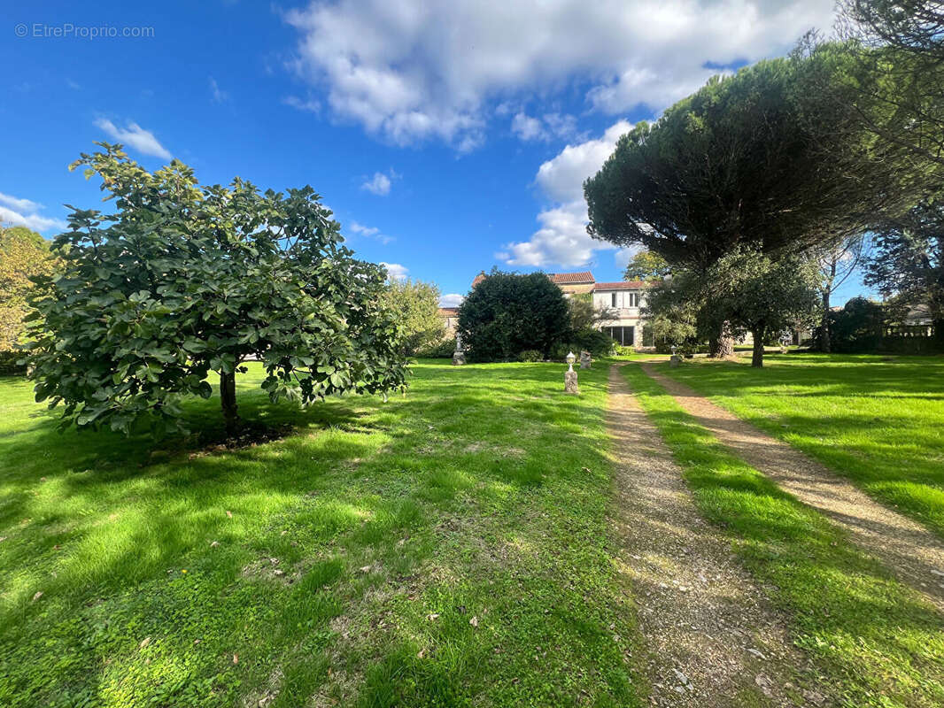 Maison à TONNAY-CHARENTE