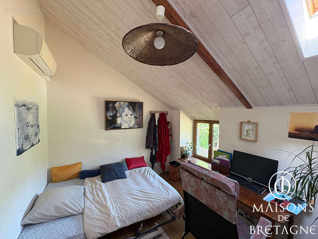 Maison et dépendance à Bannalec, sur un terrain de 1,7 hectare. - photo 7
