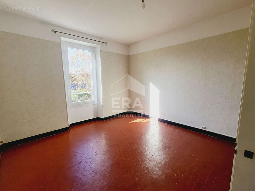 Maison à CHATEAU-ARNOUX-SAINT-AUBAN