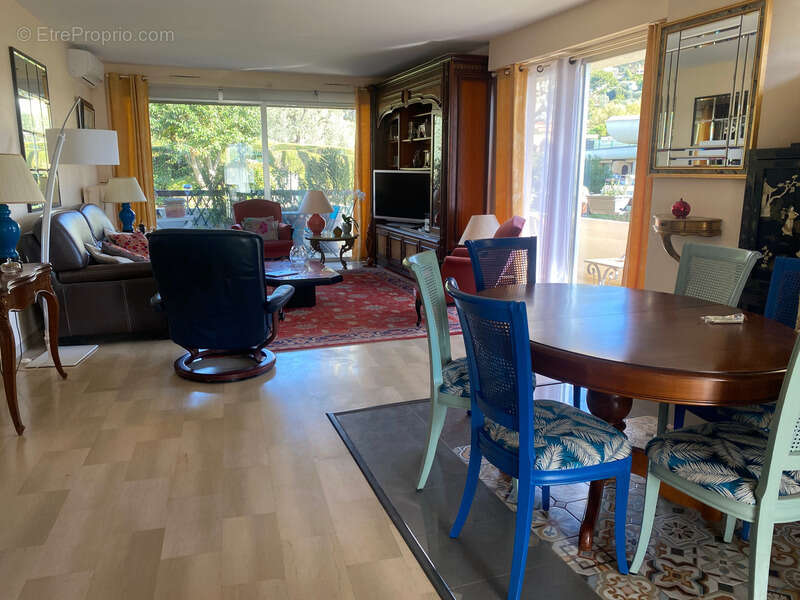 Appartement à LE CANNET