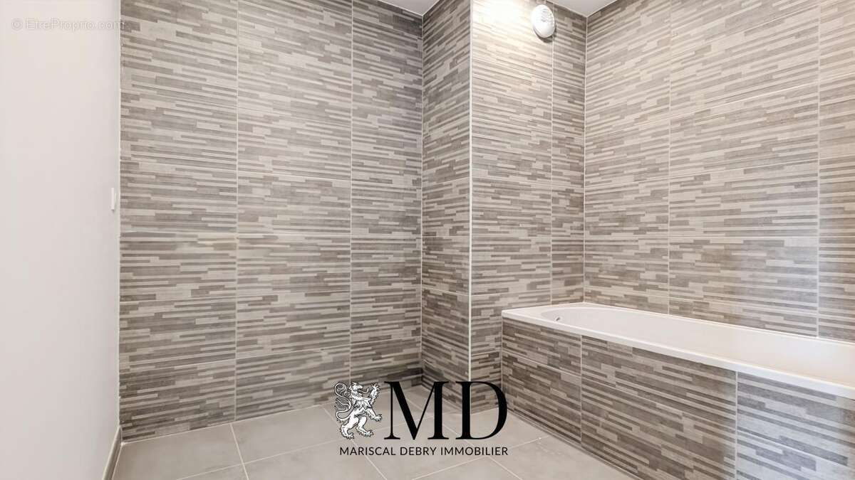 Appartement à MONT-SAINT-AIGNAN