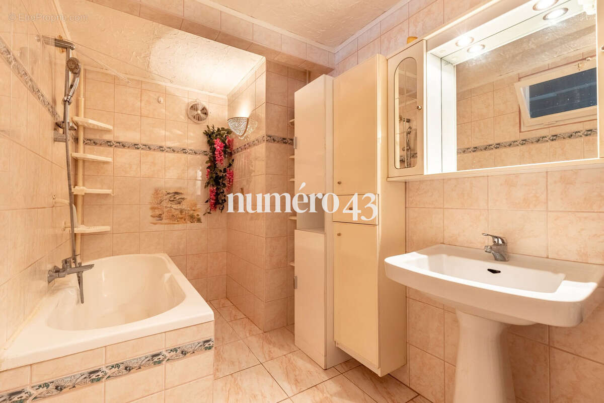 Maison 126 m² à Mourens  - photo 8