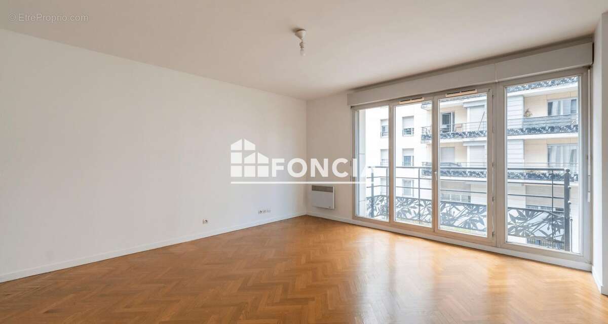 Appartement à PARIS-19E