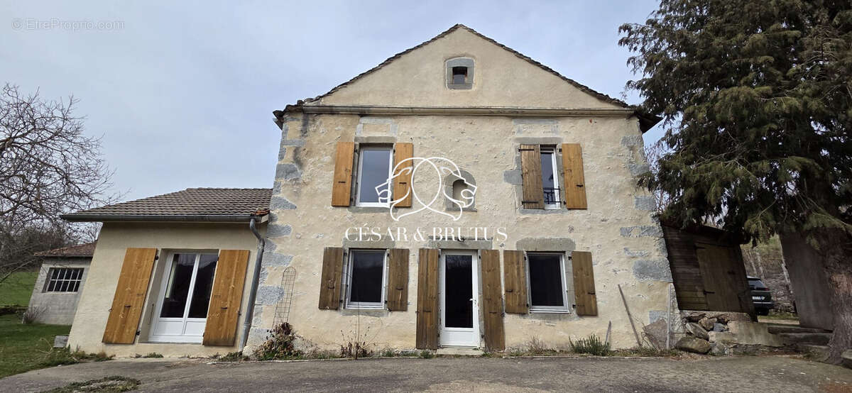 Maison à SAINT-JULIEN-CHAPTEUIL