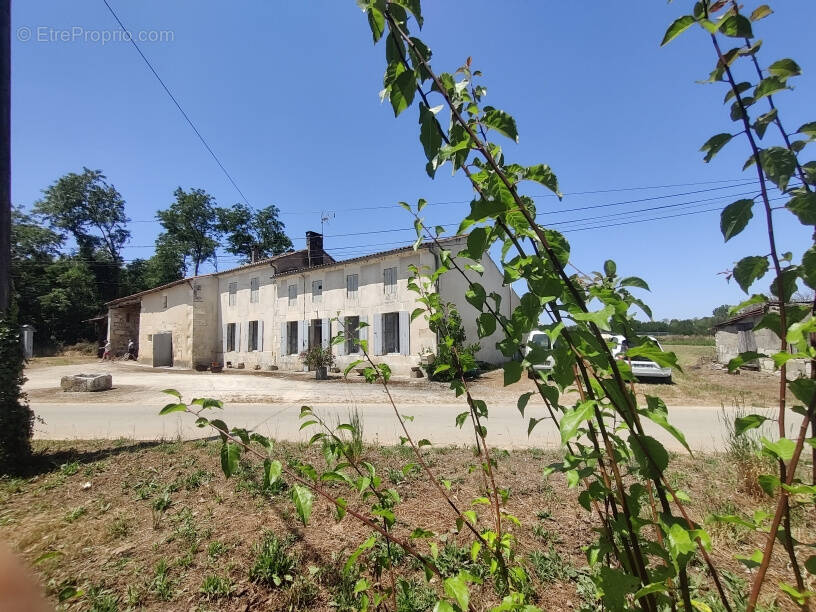 Maison à RETAUD