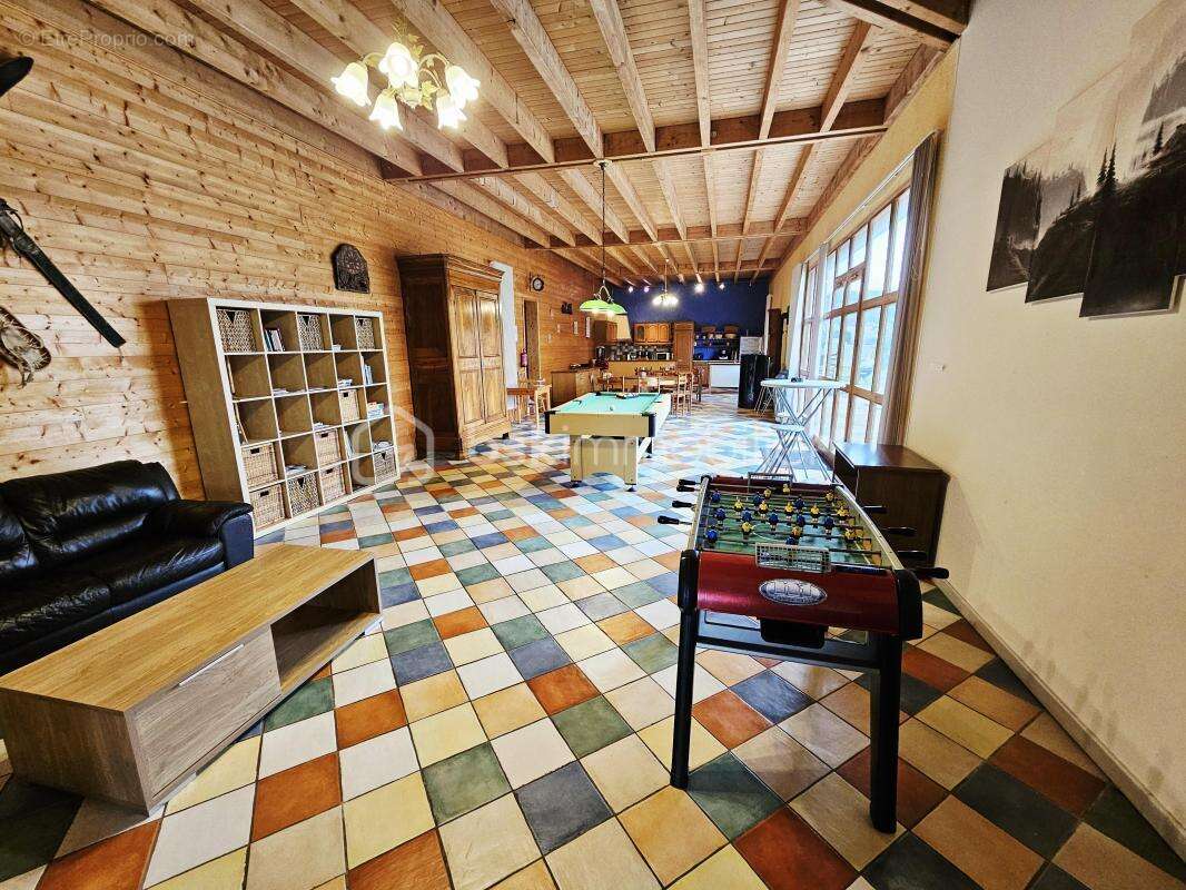 Maison à BESSE-ET-SAINT-ANASTAISE