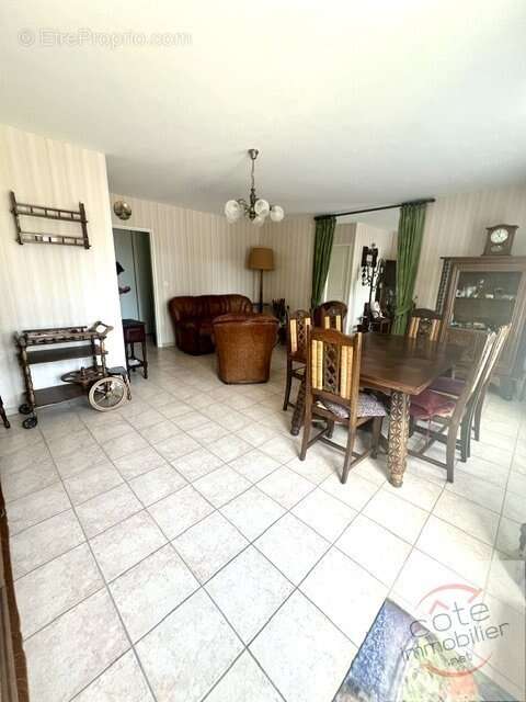 Appartement à DOURDAN