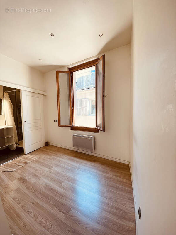 Appartement à MARSEILLE-2E