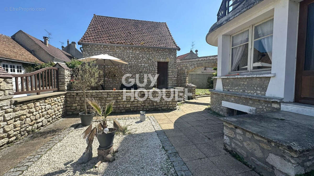 Maison à SAINT-MARTIN-LA-GARENNE