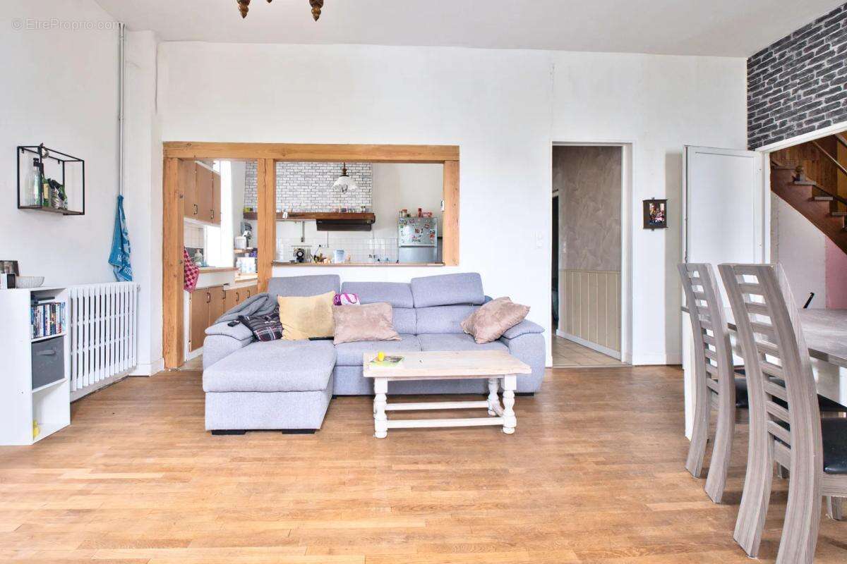 Maison à SAINT-ASTIER