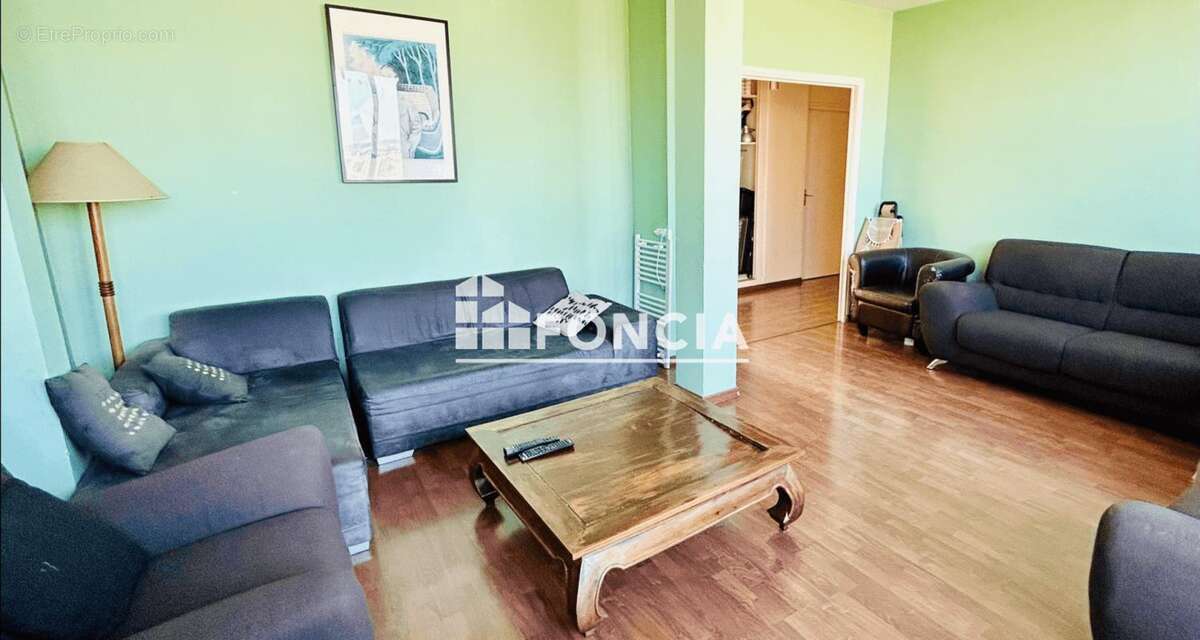 Appartement à FRESNES