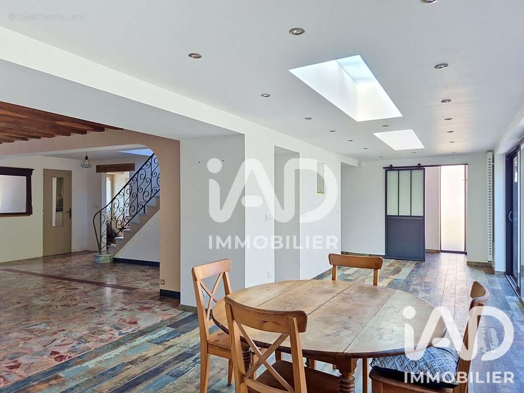Maison 211 m² à Ozouer-Le-Voulgis  - photo 4