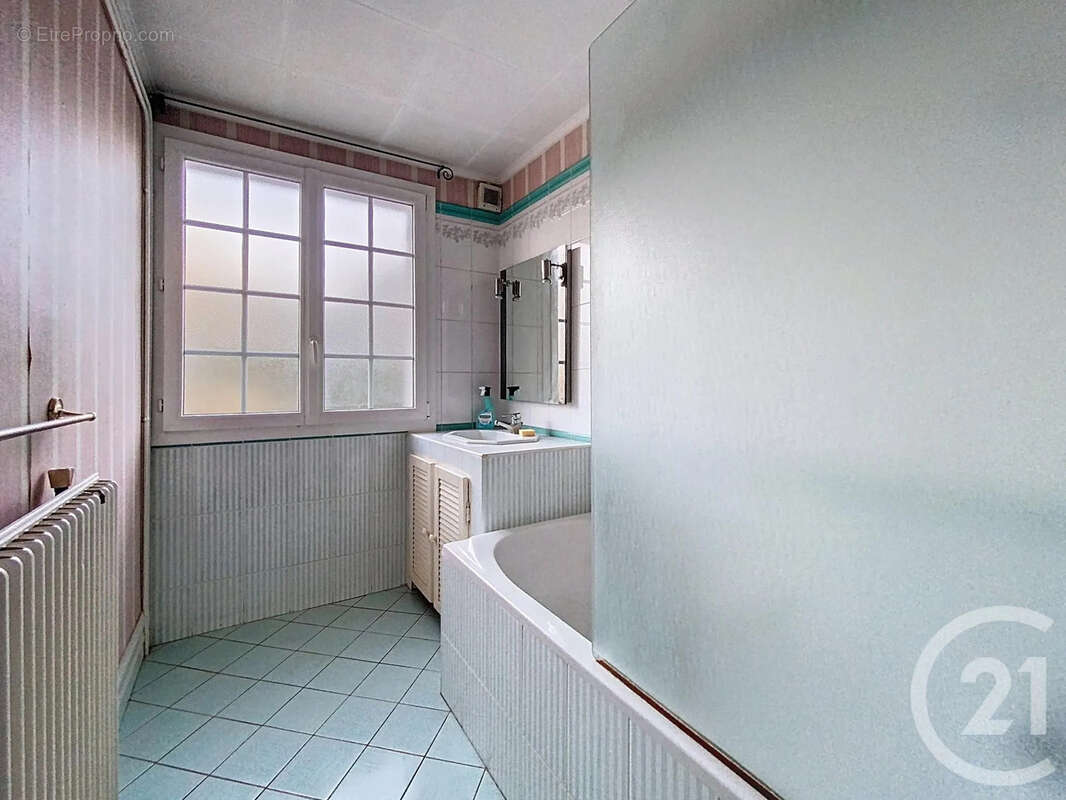 Maison à LE MEE-SUR-SEINE