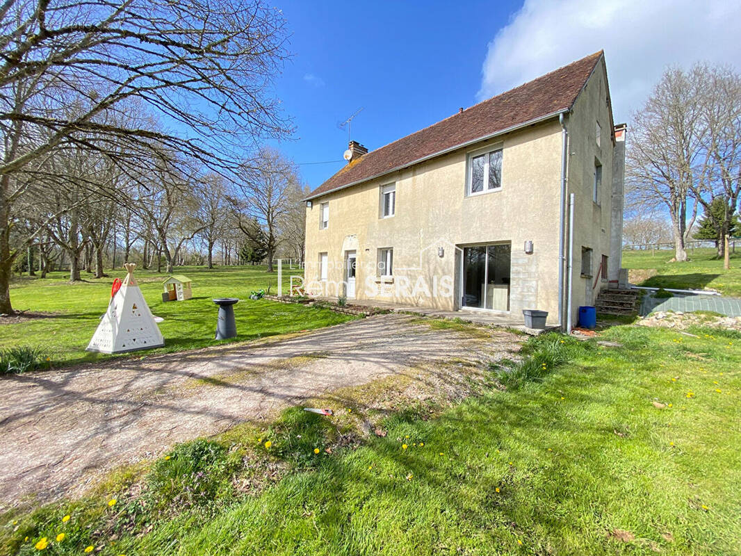 Maison à MONTMERREI