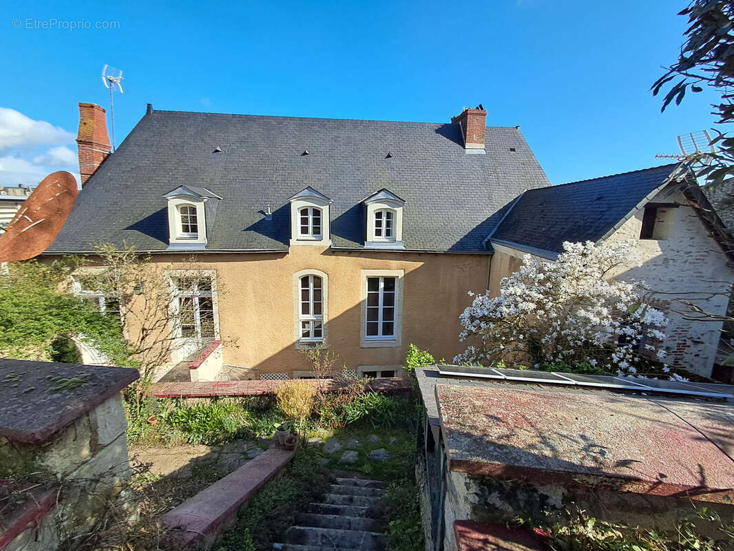 Maison à CHATEAU-GONTIER
