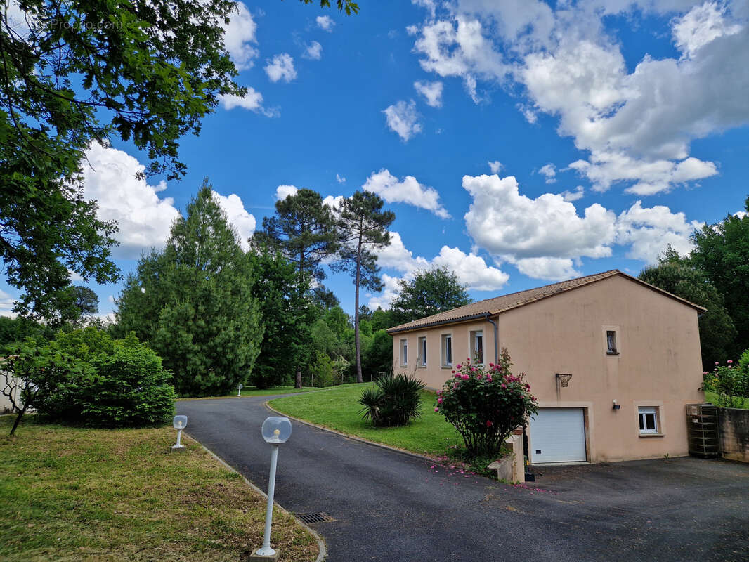 Maison à NOTRE-DAME-DE-SANILHAC