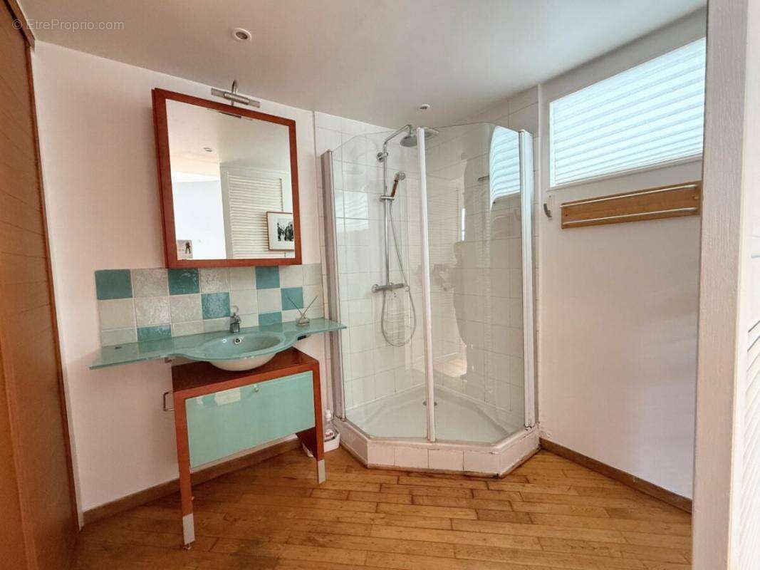Appartement à PARIS-19E