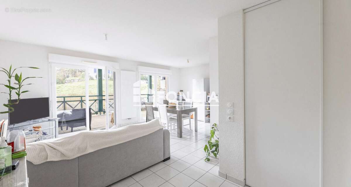 Appartement à LAHONCE