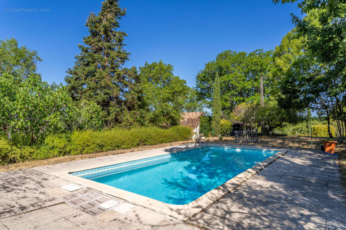 Maison de campagne avec annexe, piscine et dépendance - photo 12