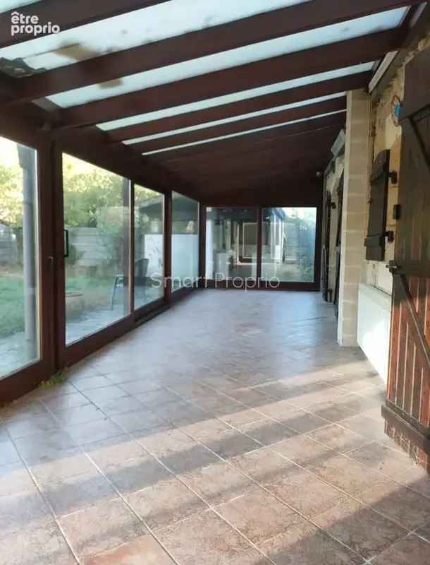 Grande maison en pierre de 208 m2 à Saint-Yzan-de-Soudiac   idéal famille ! - photo 5