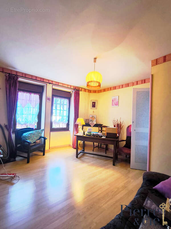 Maison à SAIRES-LA-VERRERIE