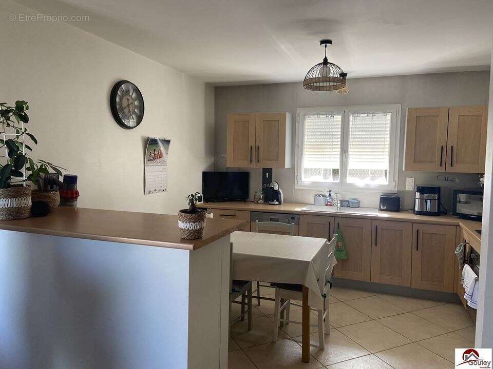 Maison 114 m² à Changy  - photo 4