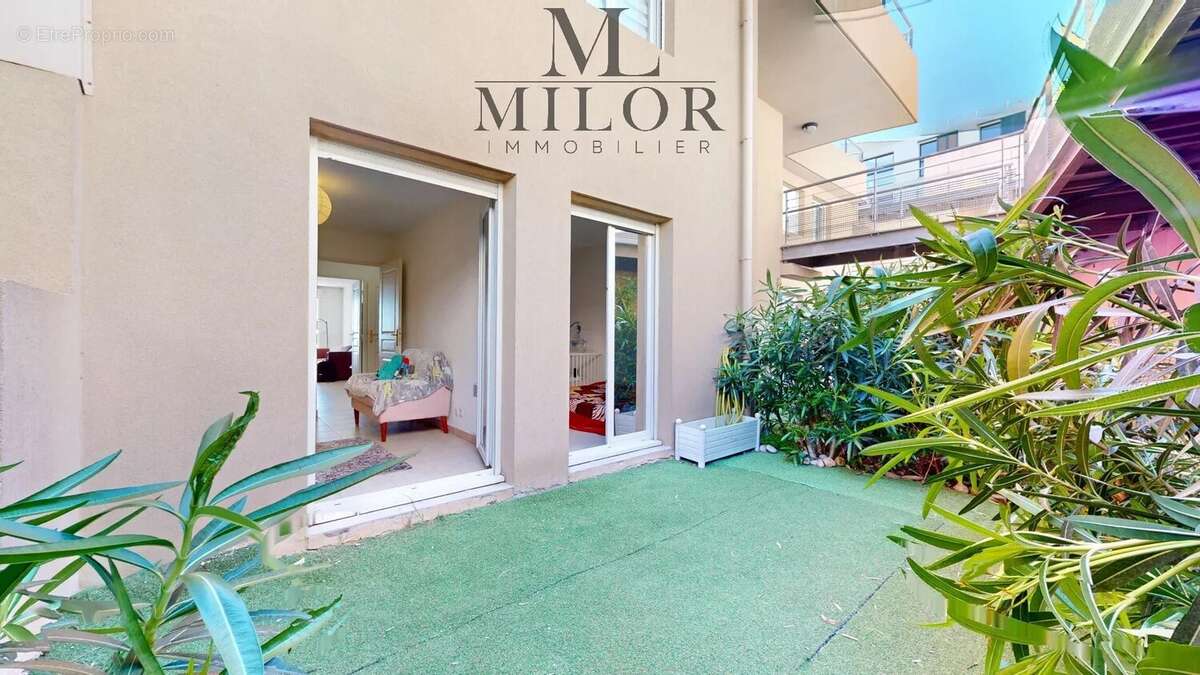 Appartement à SAINT-LAURENT-DU-VAR