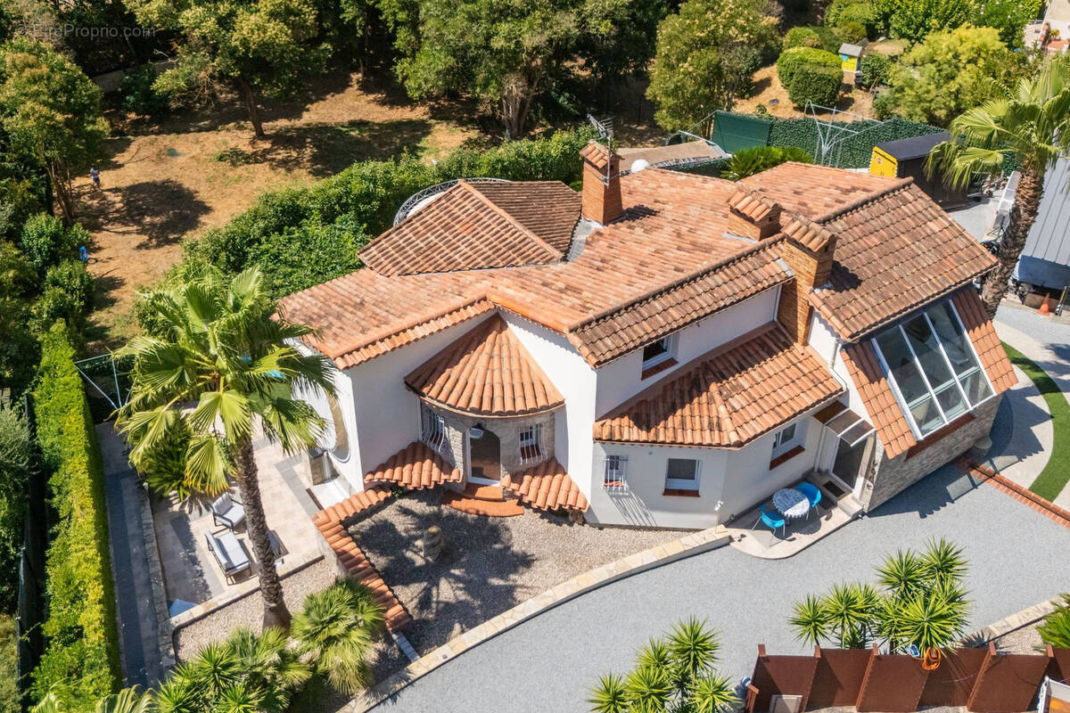 Maison à MANDELIEU-LA-NAPOULE
