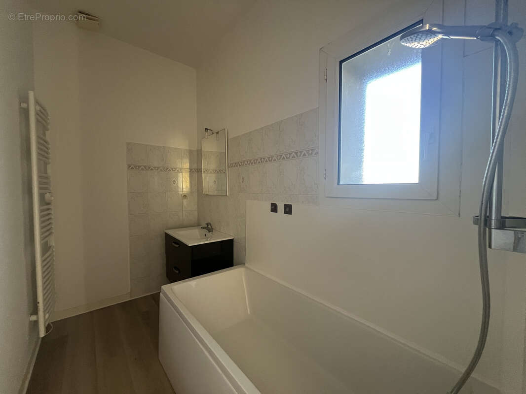 Maison à SAINT-YRIEIX-SUR-CHARENTE