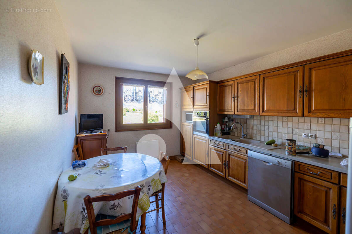 Maison à BELLAFFAIRE