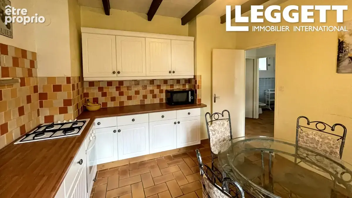 Charmante maison en pierre avec trois chambres, garage, bois et petit hangar. Sur un terrain de 3 380 m² - photo 8