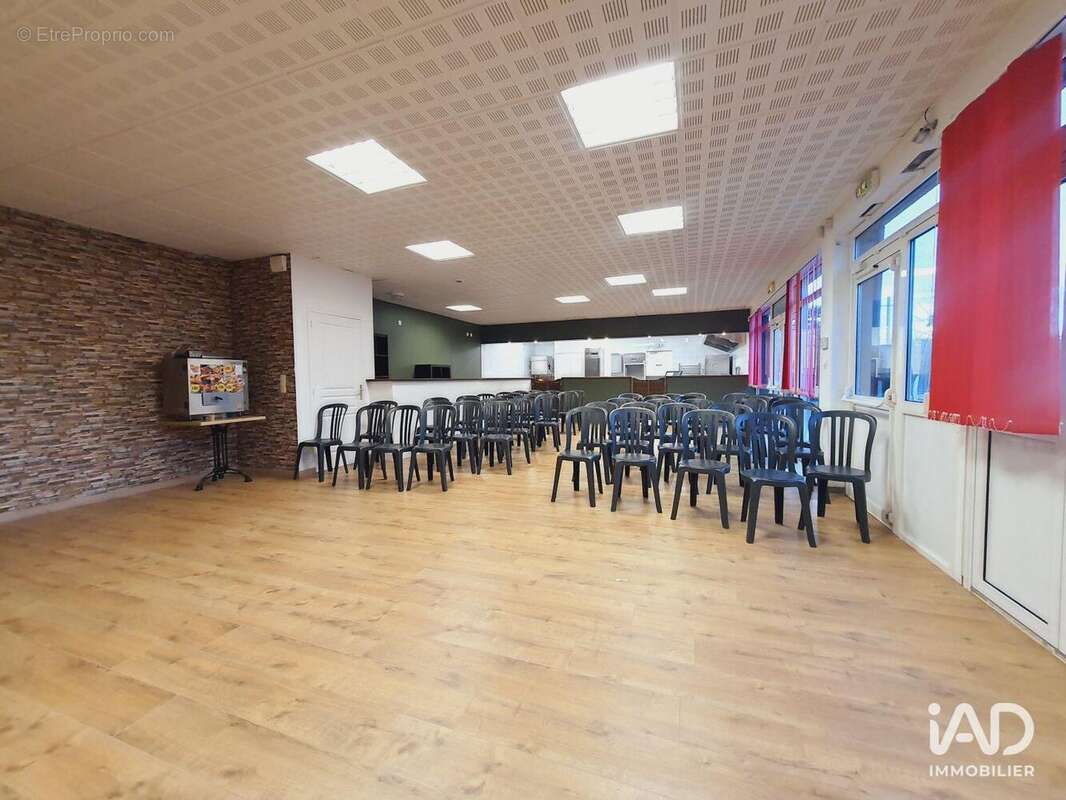 Photo 3 - Commerce à ROZ-SUR-COUESNON