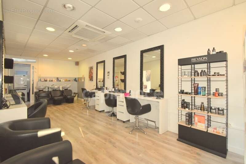 Commerce à JANVILLE