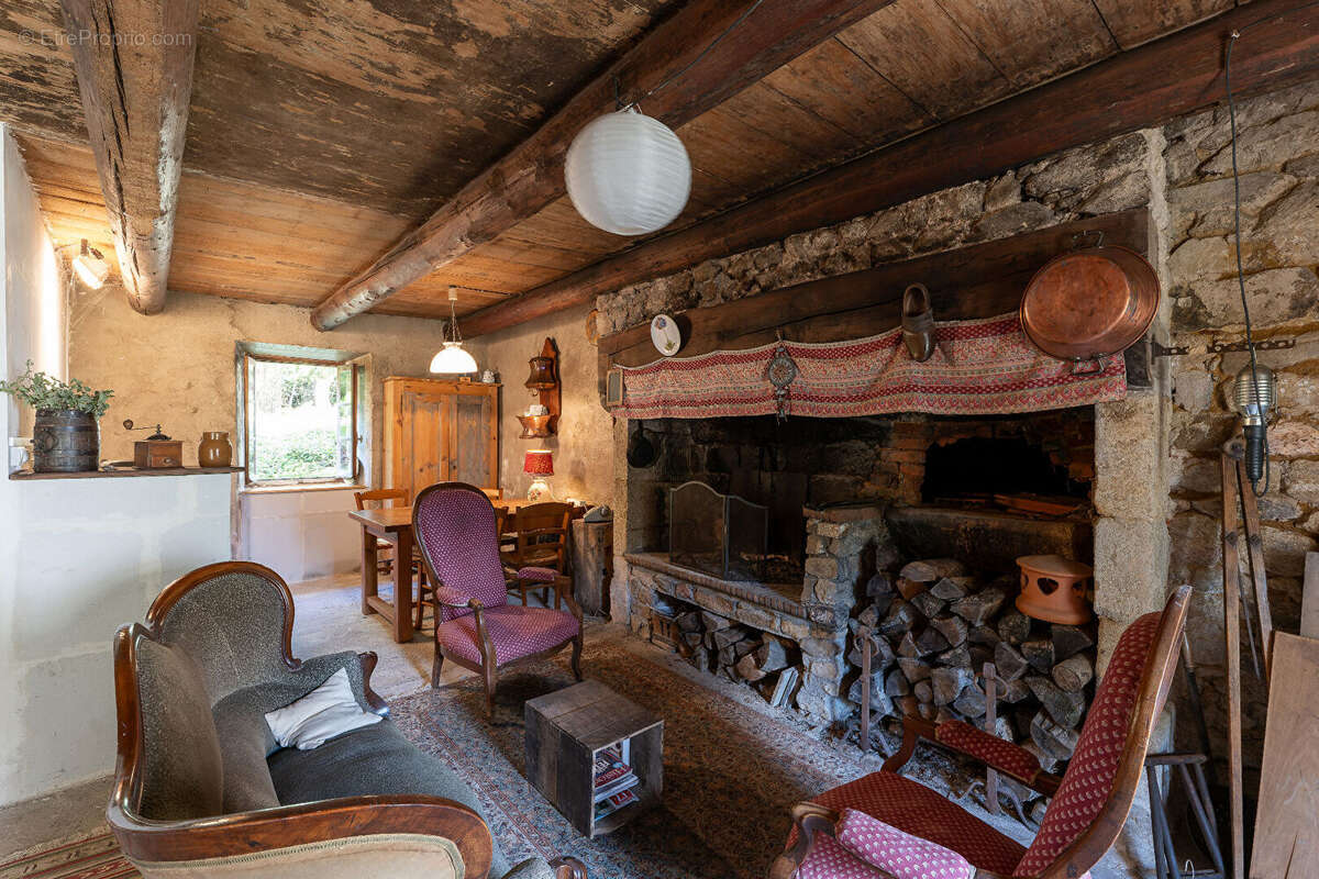 Maison à CHASSIGNOLLES