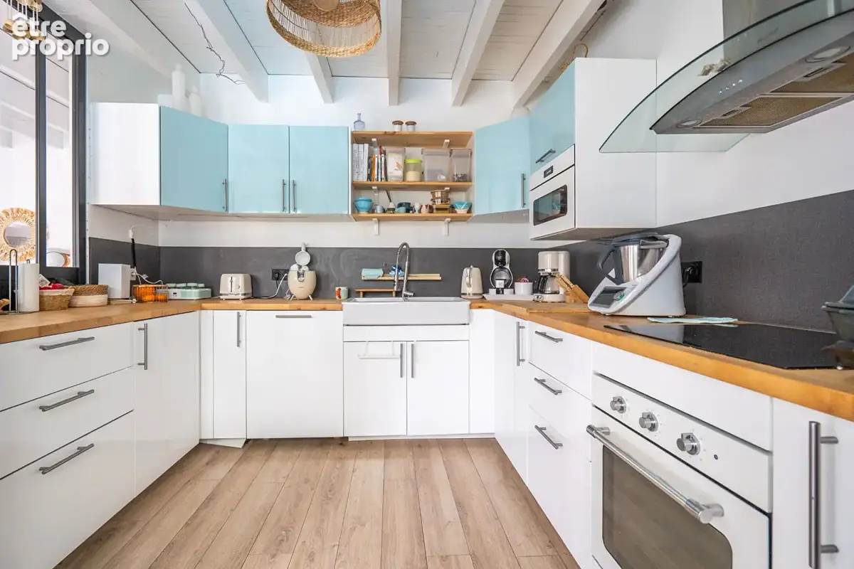 Eysines - Maison 4 chambres de 137m², entièrement rénovée avec piscine et grand jardin sans vis-à-vis - photo 4