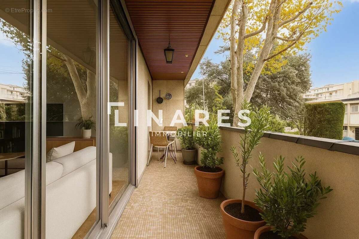 Commerce à MARSEILLE-8E